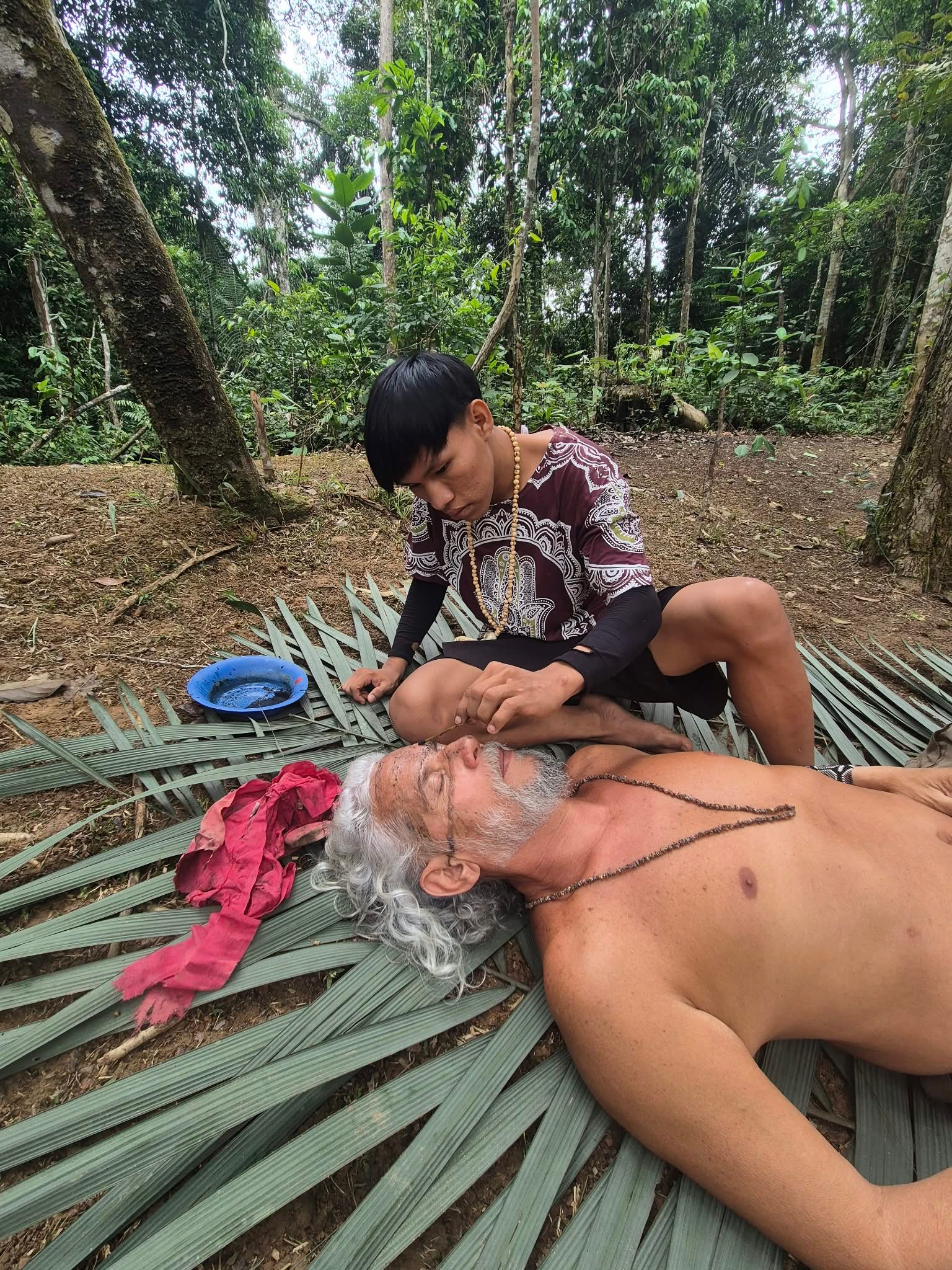 Entrega total.
Nas mãos do Pajé Metsá, não tem controle, t…